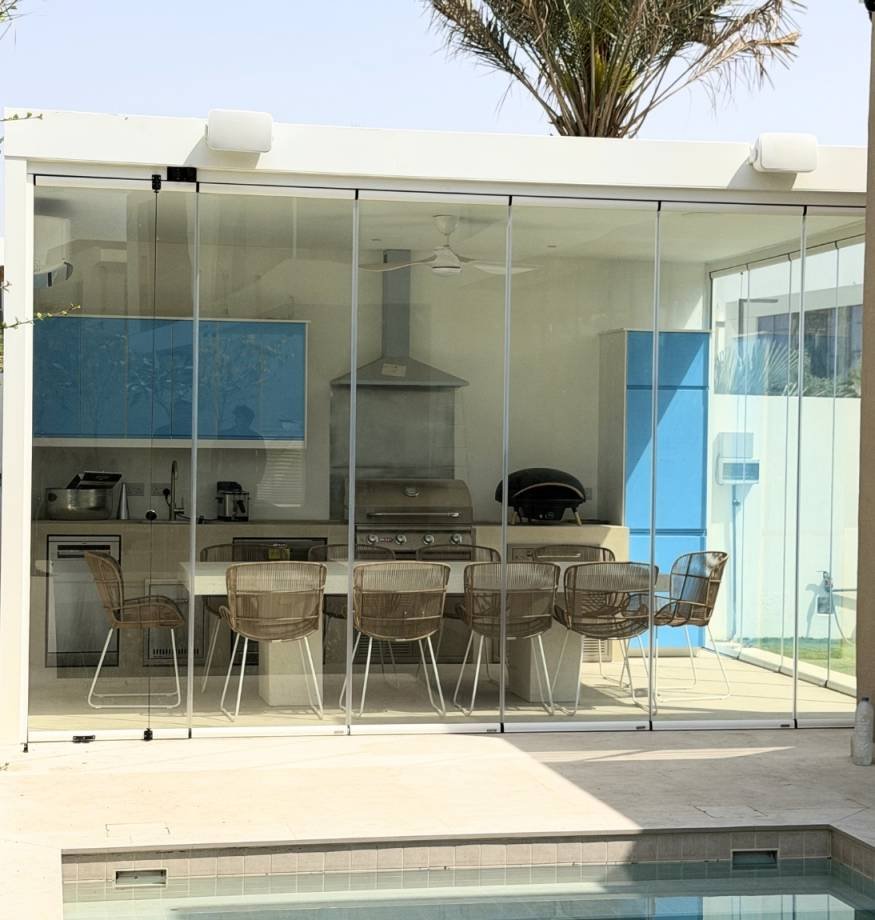 Frameless Folding door (4)